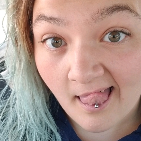 Meet your Posher, Haley - Picture 1 of 1